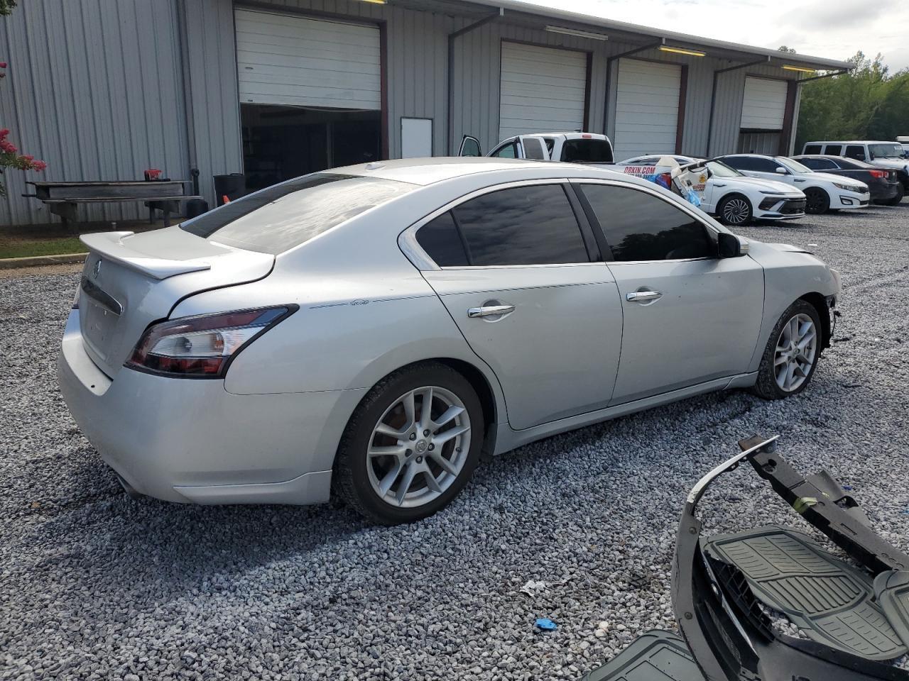 2012 NISSAN Maxima