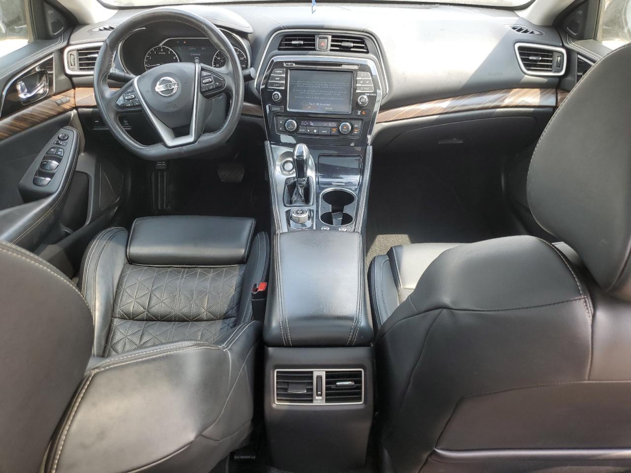 2016 NISSAN Maxima