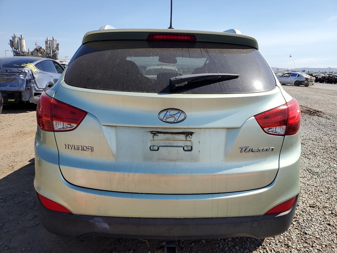 2010 HYUNDAI TUCSON