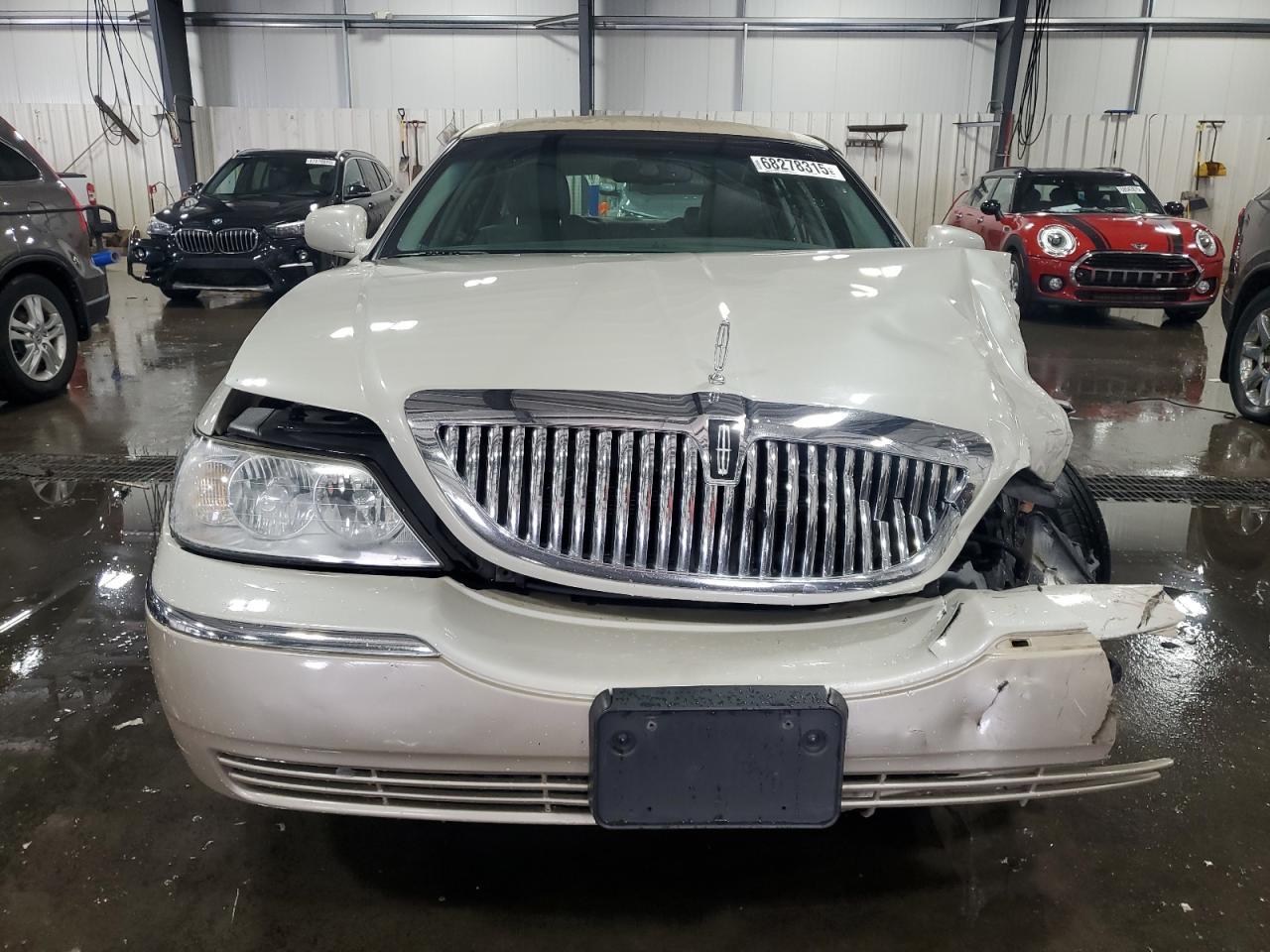 2006 LINCOLN Town Car