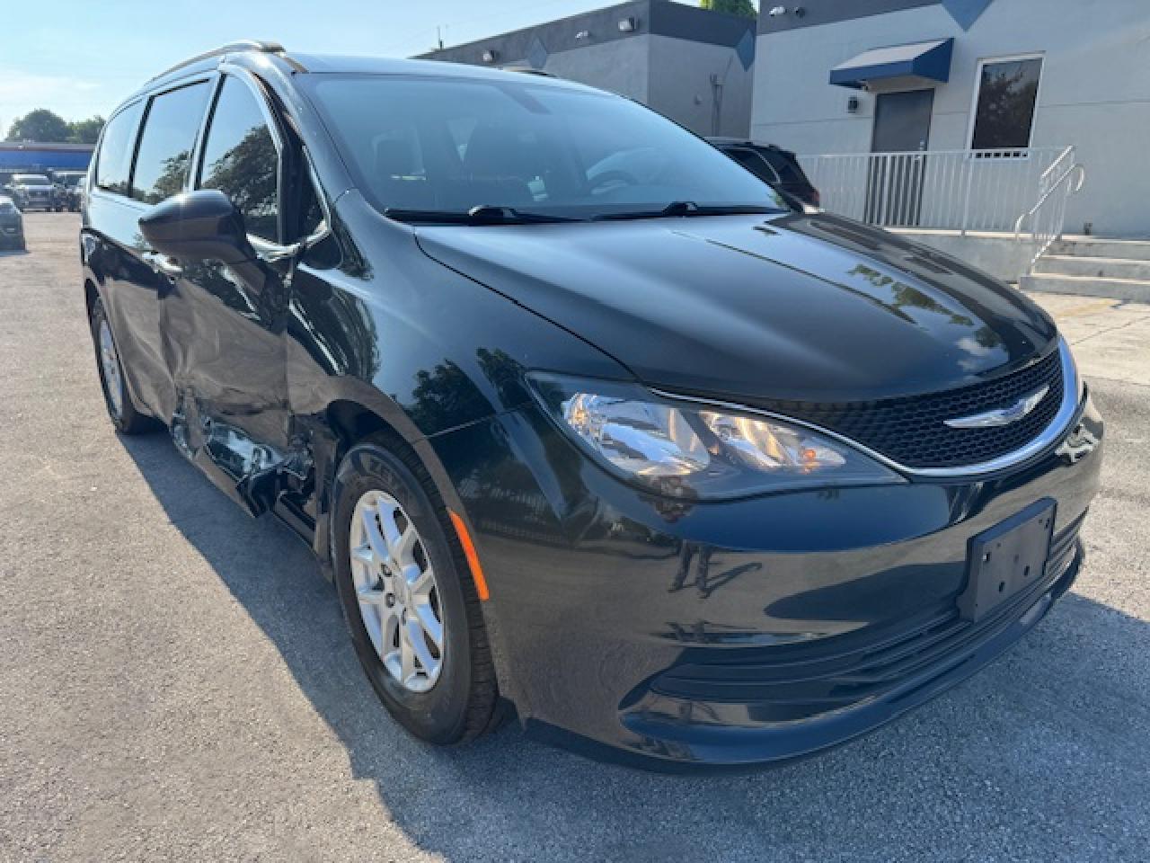 2020 CHRYSLER Voyager