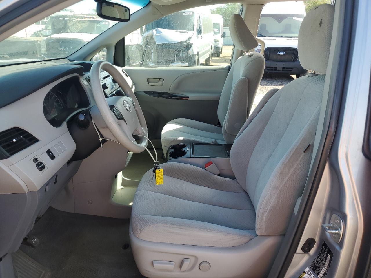 2014 TOYOTA SIENNA