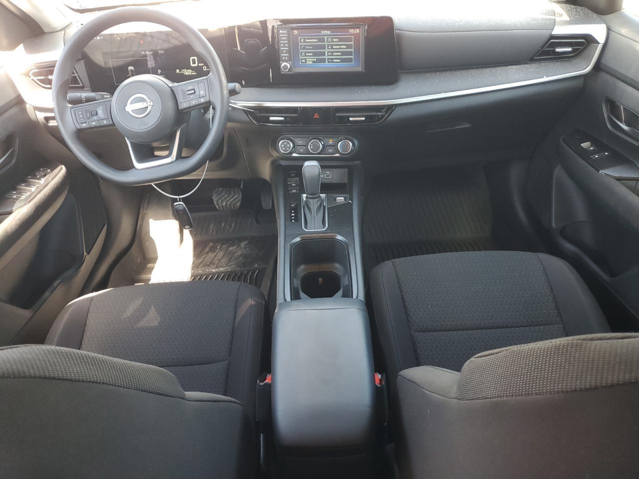 2025 NISSAN KICKS