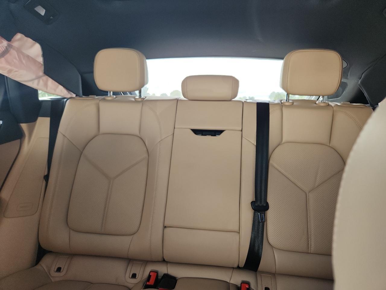 2021 PORSCHE Macan