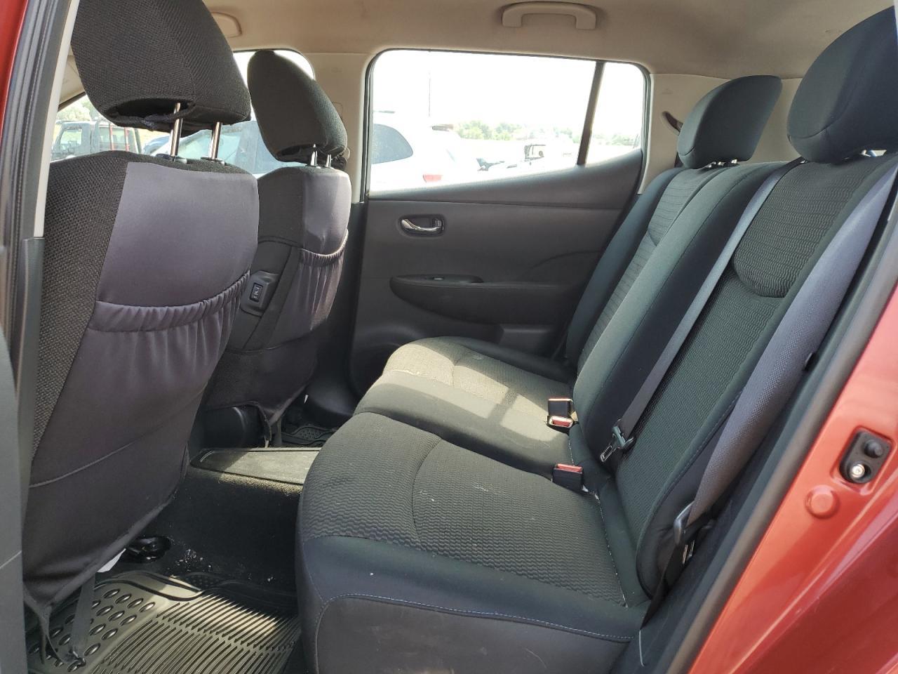 2015 NISSAN LEAF
