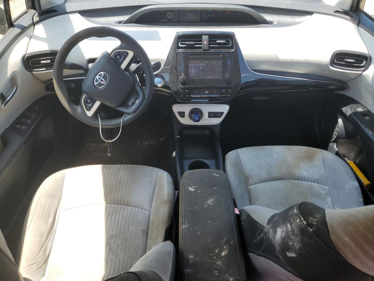 2016 TOYOTA PRIUS