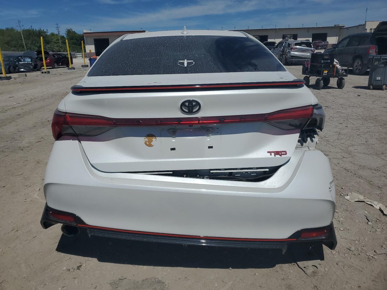 2020 TOYOTA Avalon
