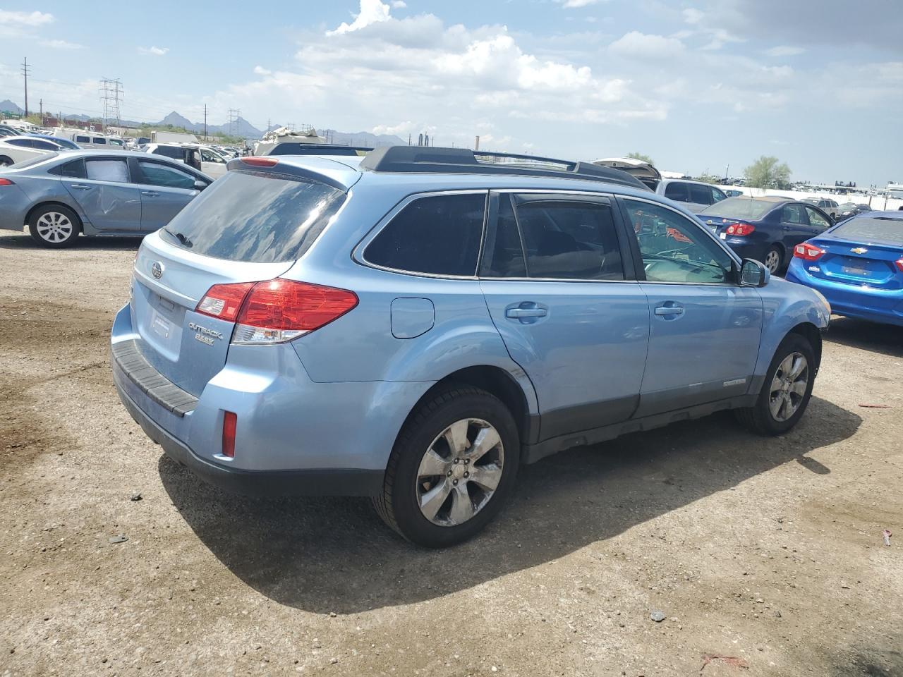 2010 SUBARU Outback