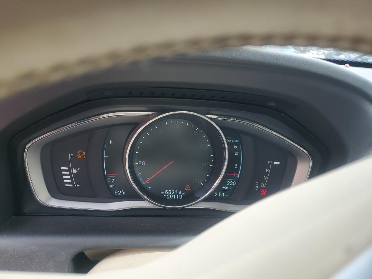 2015 VOLVO XC60
