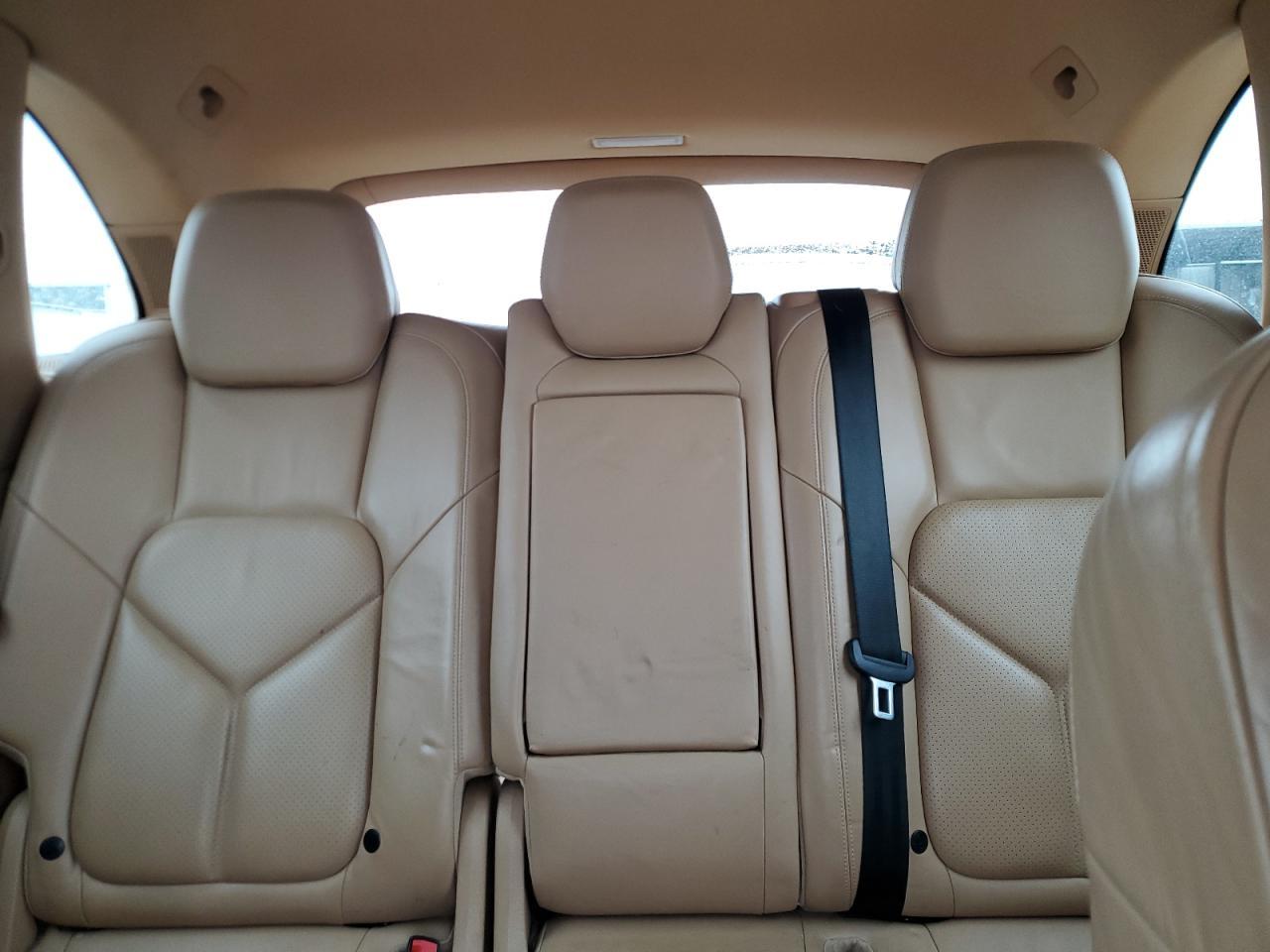 2012 PORSCHE CAYENNE
