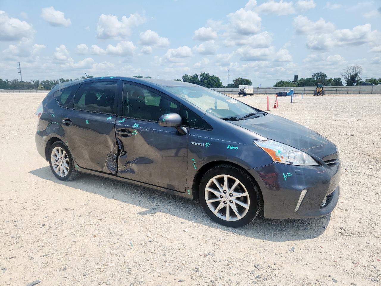 2014 TOYOTA PRIUS V