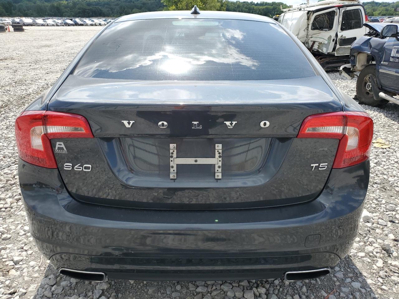 2016 VOLVO S60
