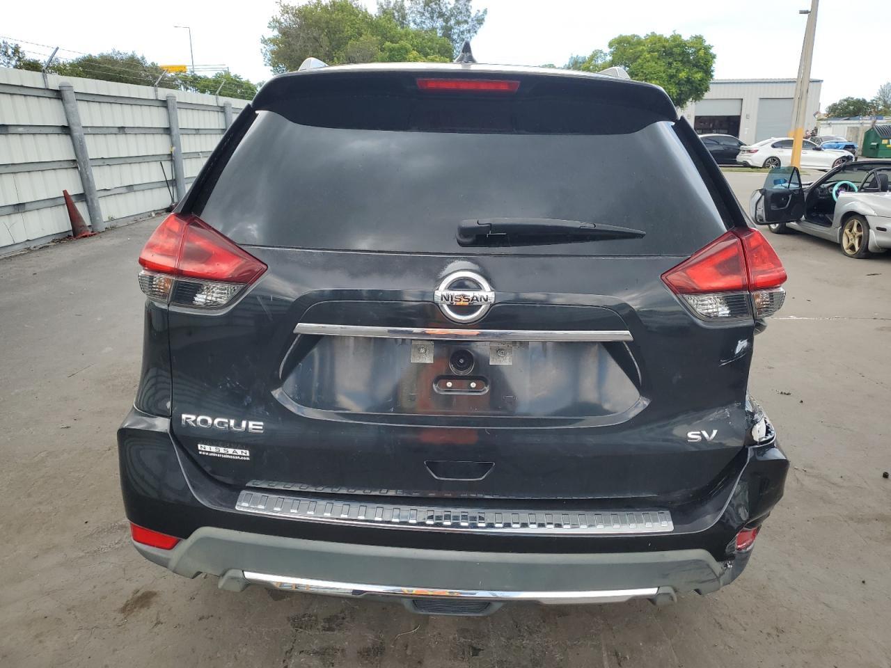 2017 NISSAN ROGUE
