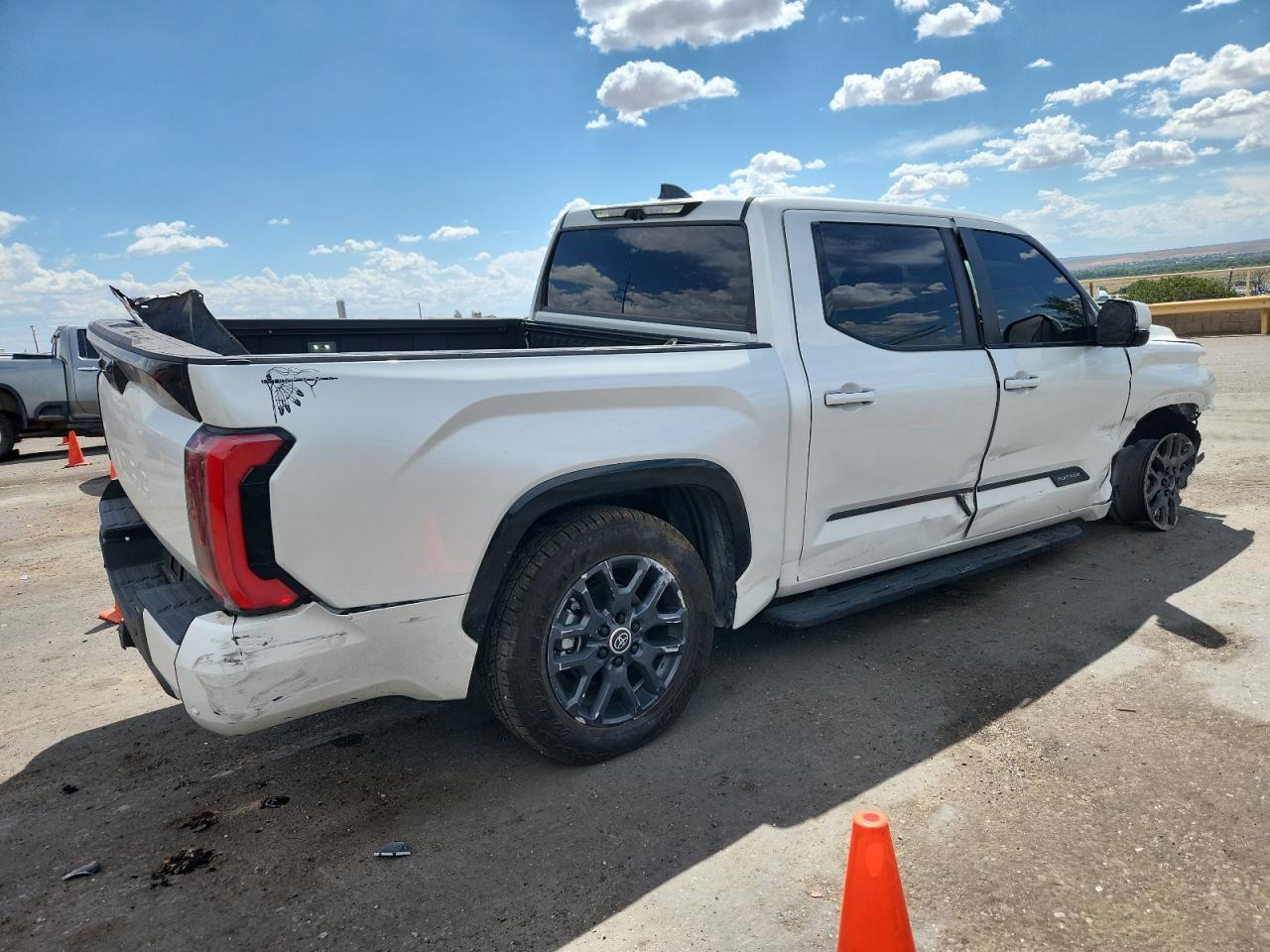 2024 TOYOTA TUNDRA