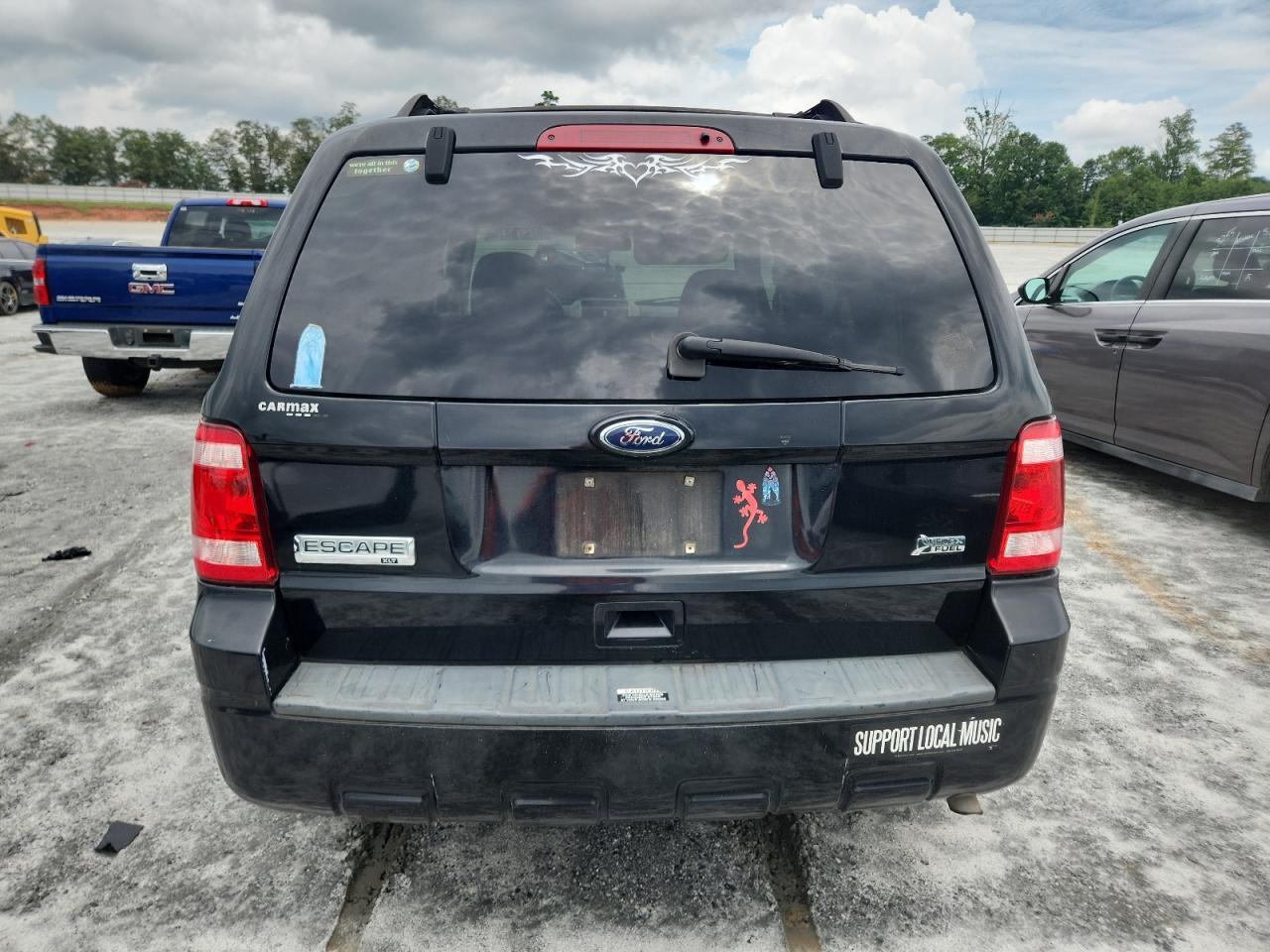 2010 FORD ESCAPE