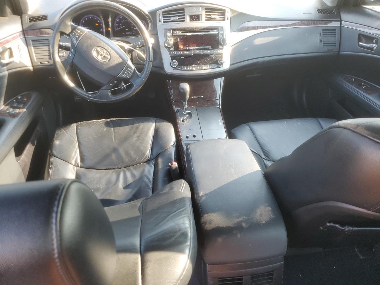 2011 TOYOTA Avalon