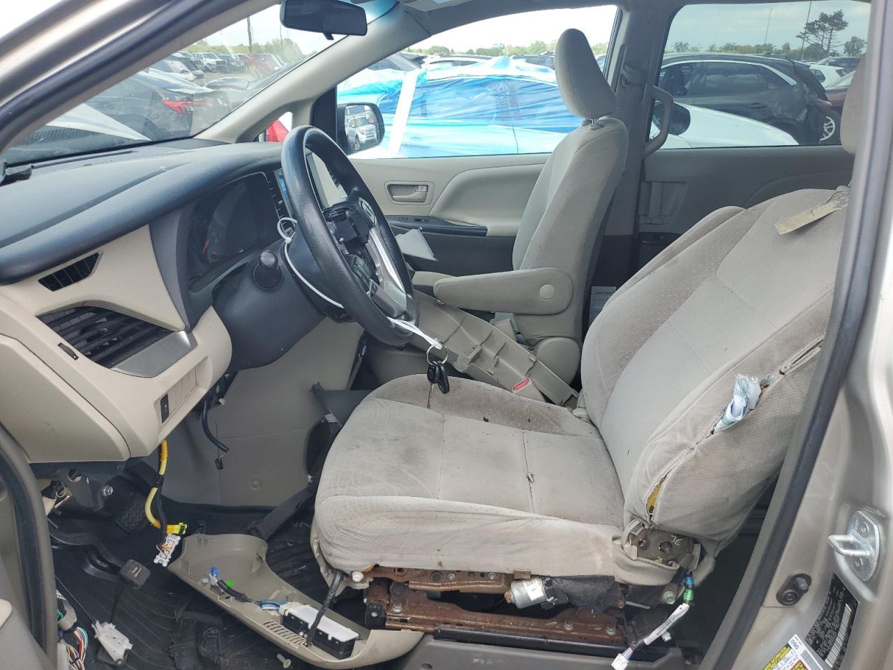 2017 TOYOTA SIENNA