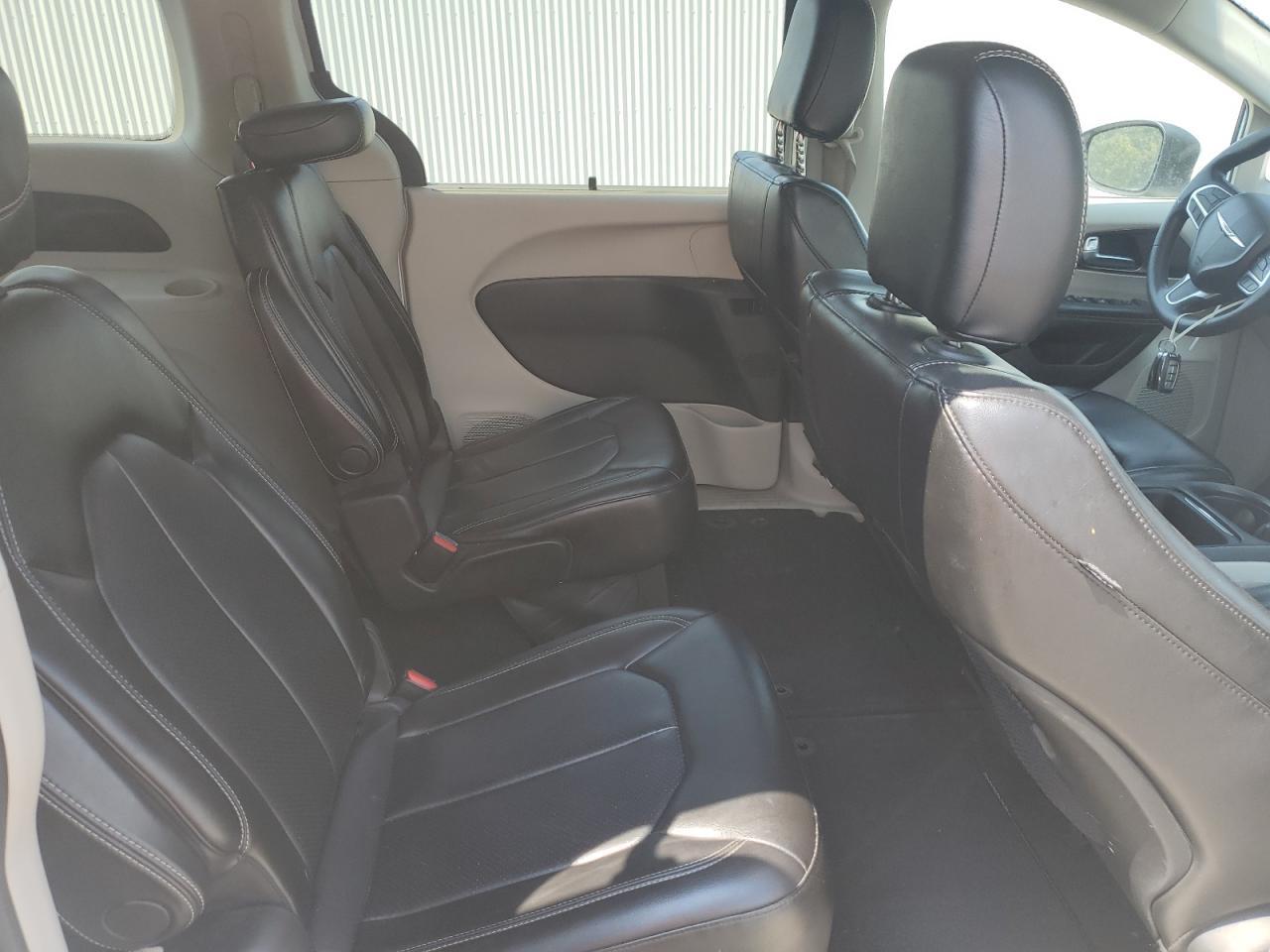 2021 CHRYSLER Voyager