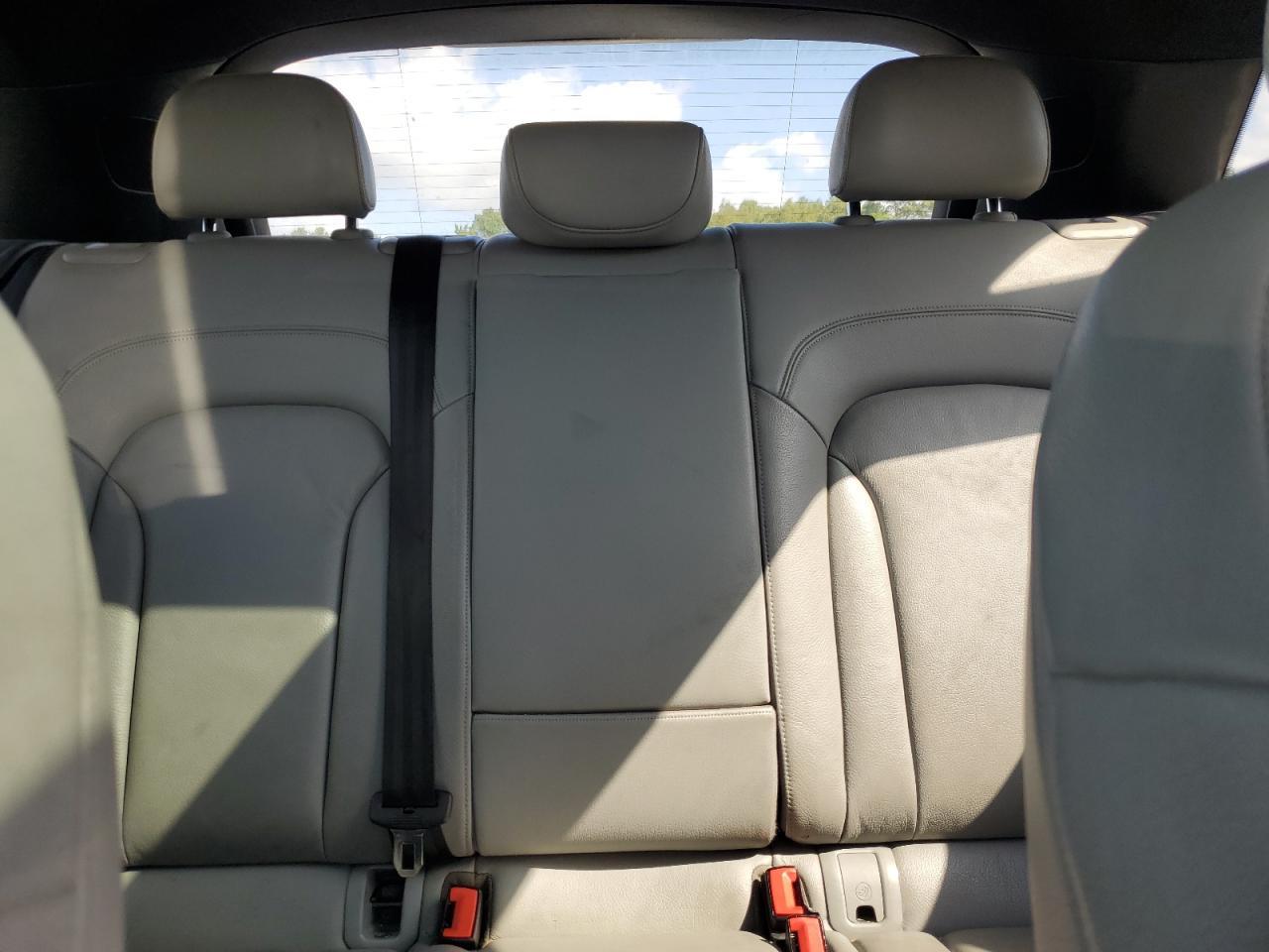 2016 AUDI Q3
