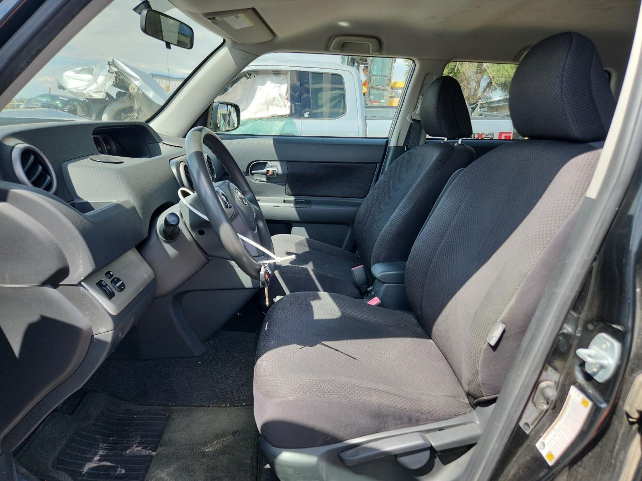 2009 TOYOTA SCION