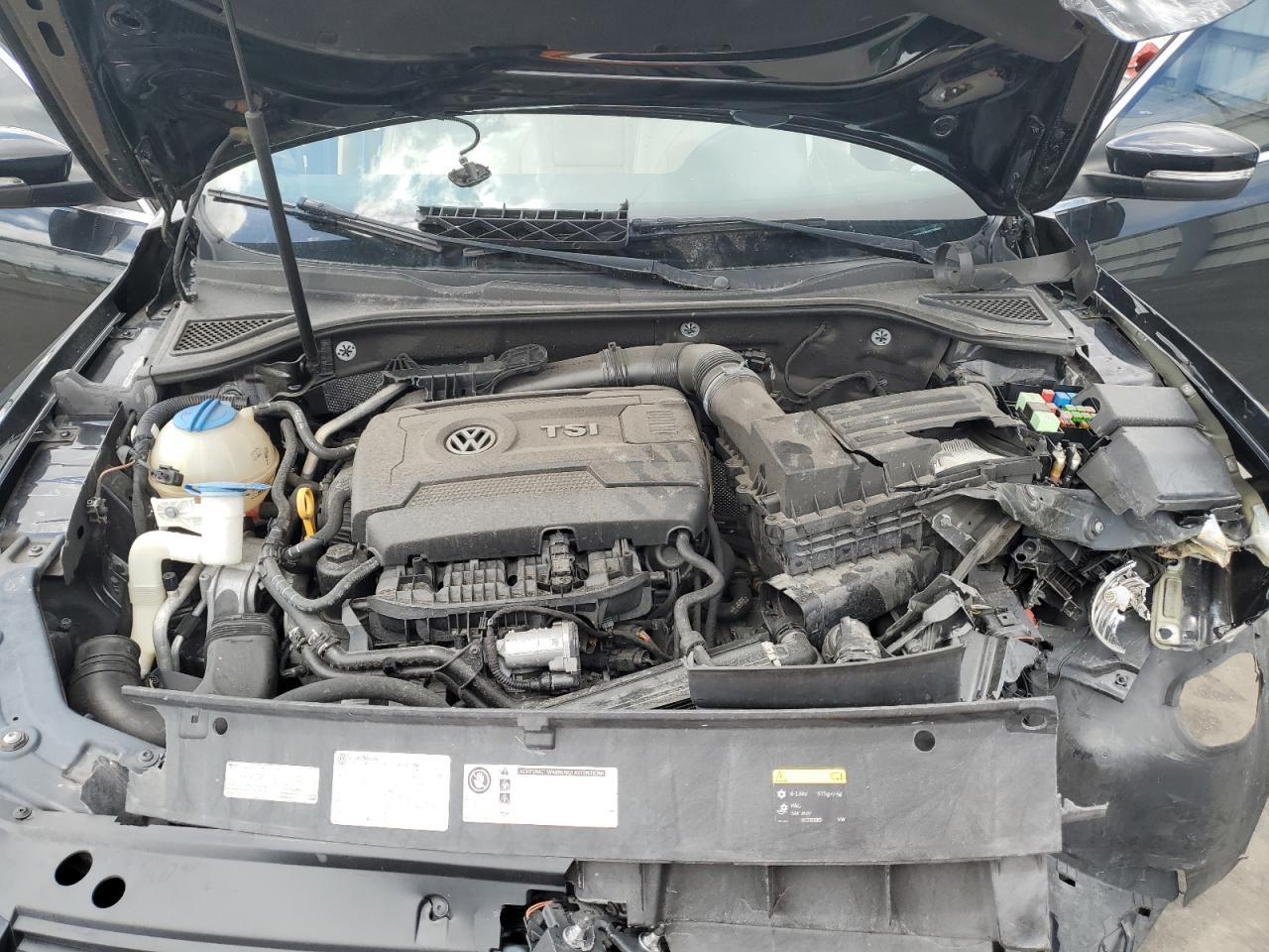 2015 VOLKSWAGEN Passat