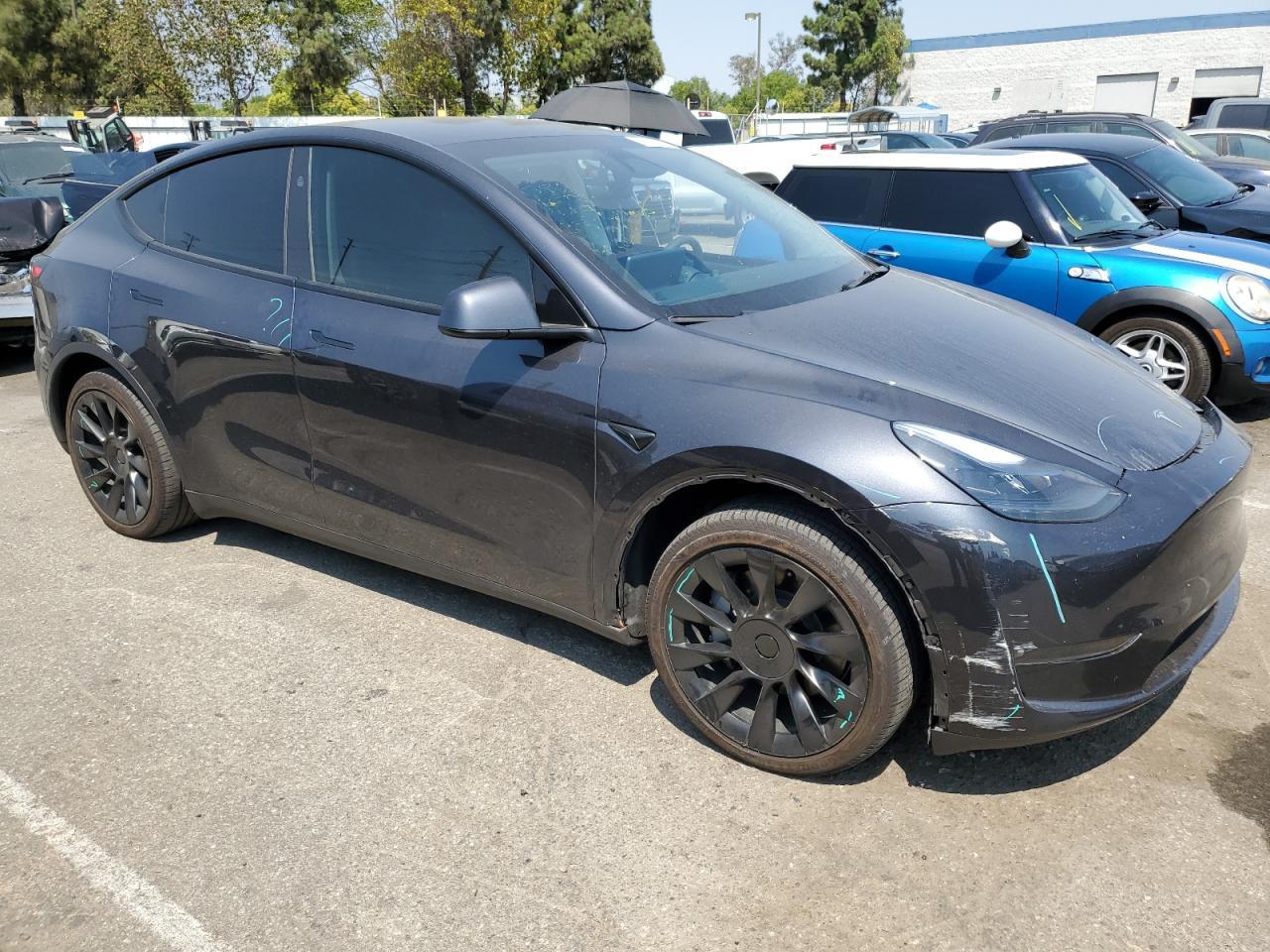 2024 TESLA MODEL Y