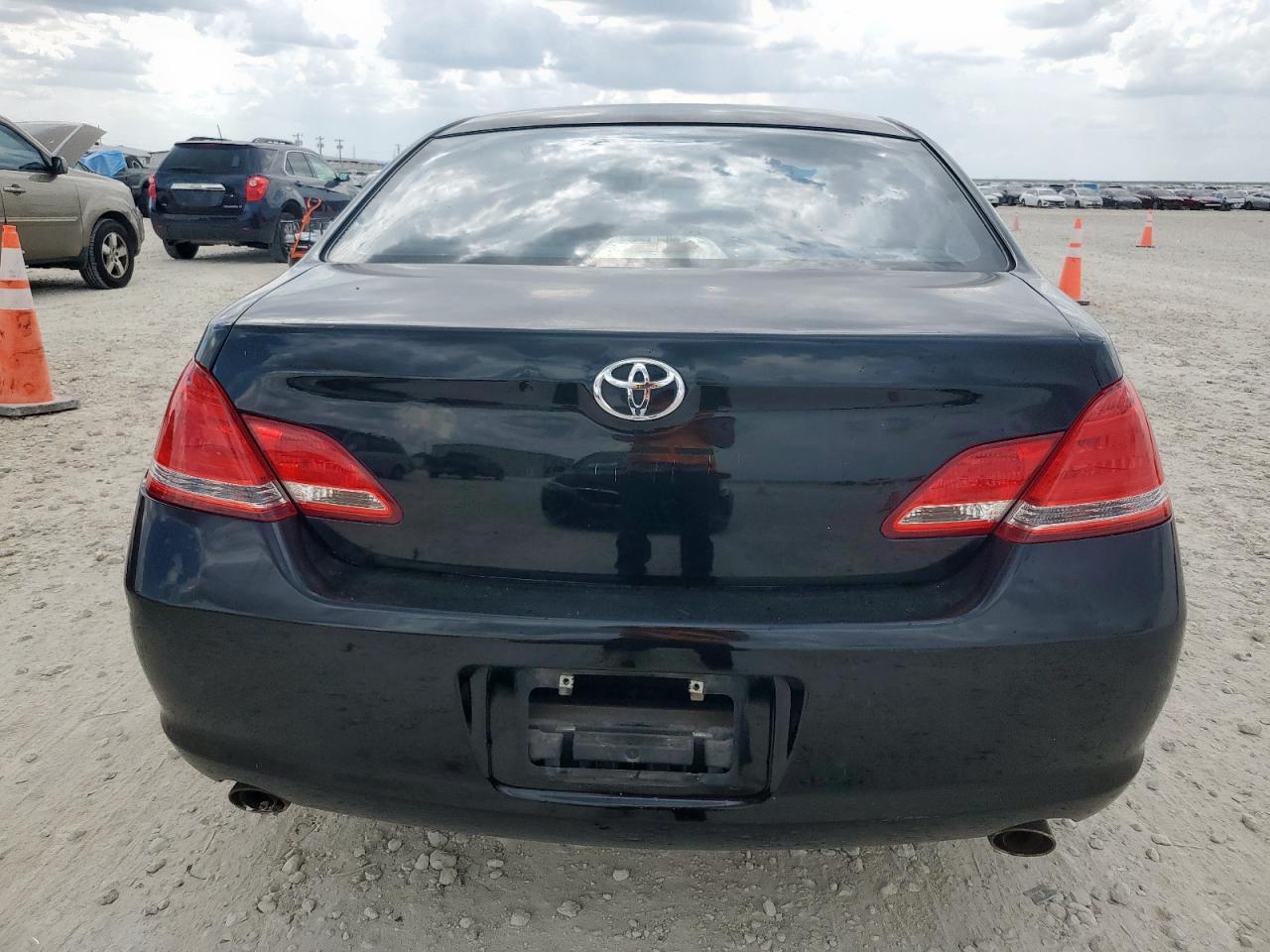 2007 TOYOTA Avalon