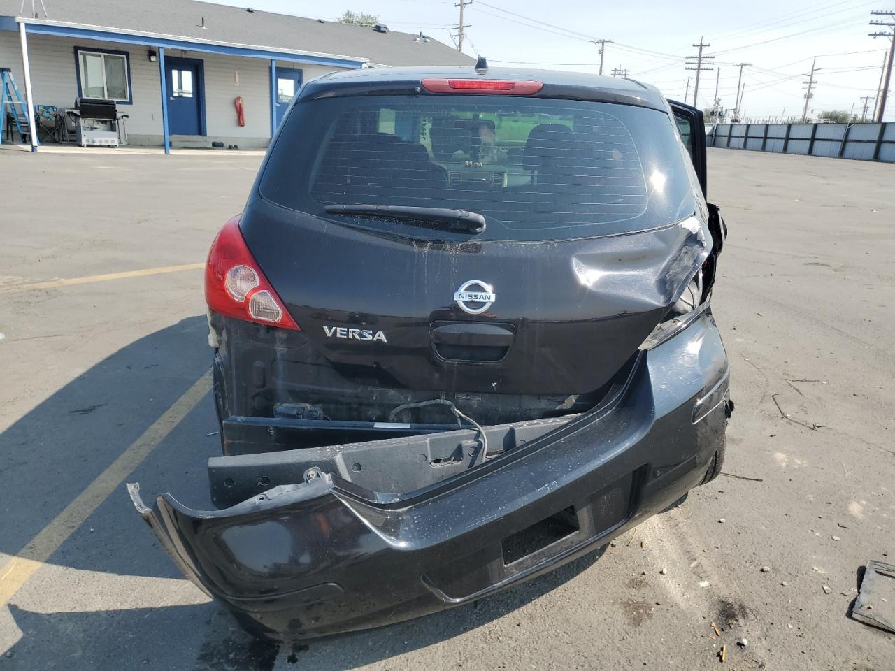 2011 NISSAN VERSA