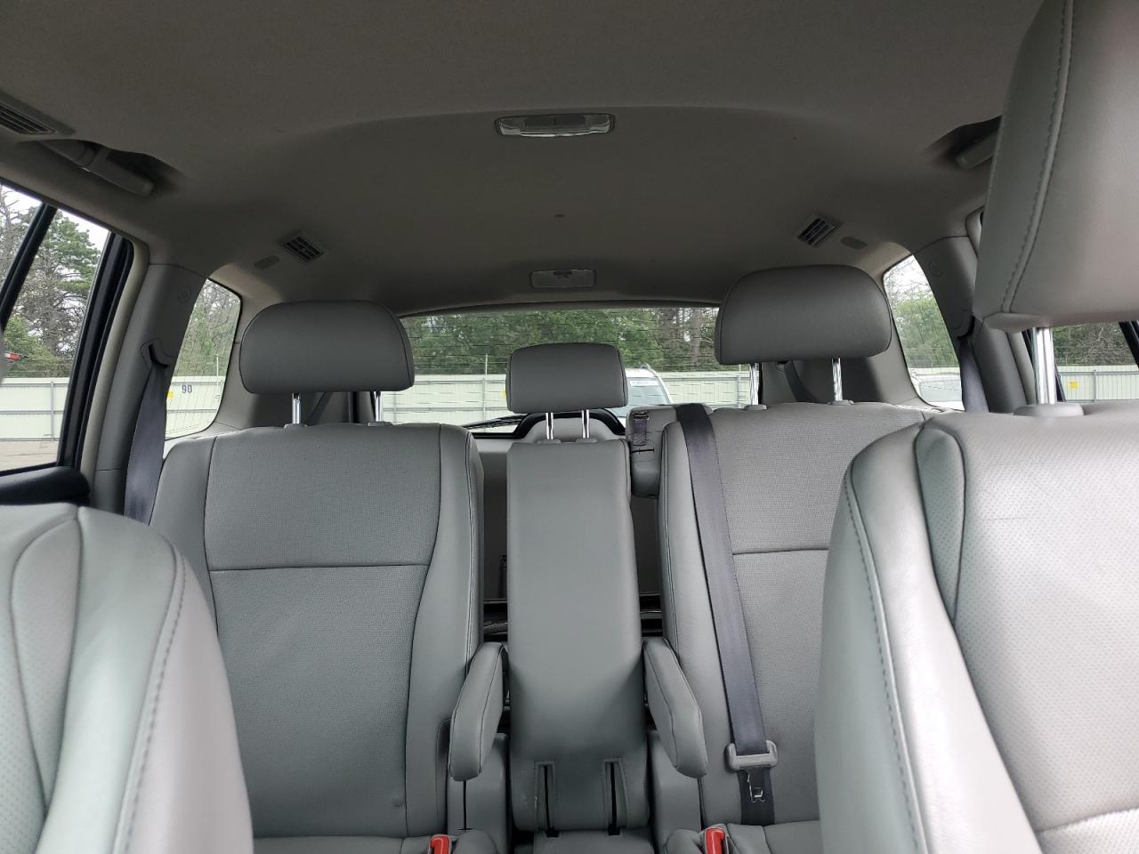 2011 TOYOTA HIGHLANDER