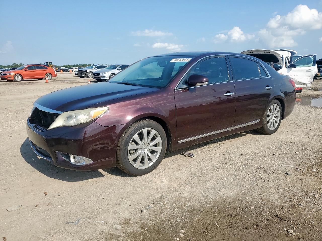 2011 TOYOTA Avalon