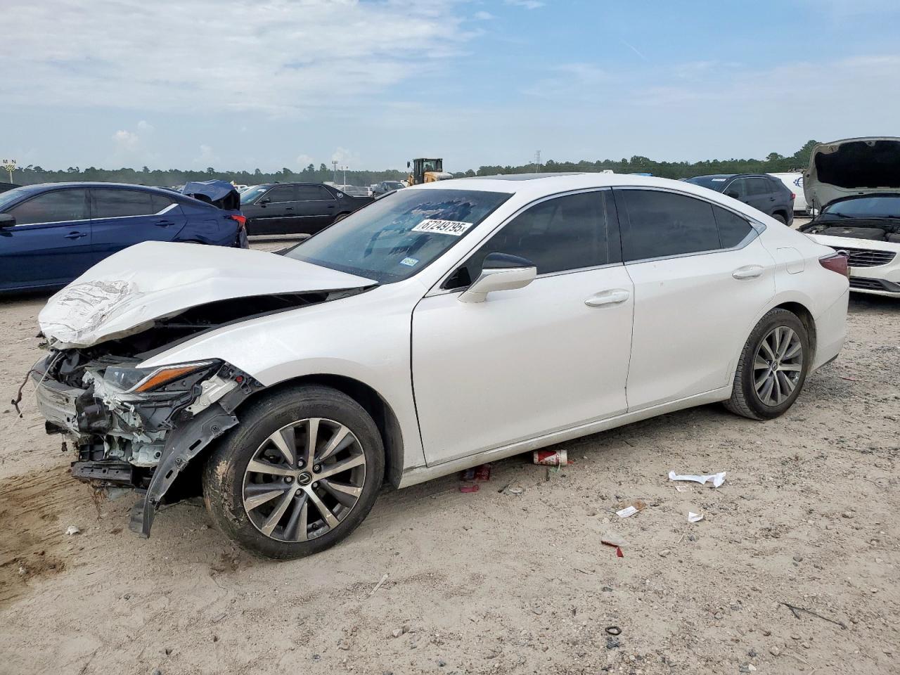 2020 LEXUS Es