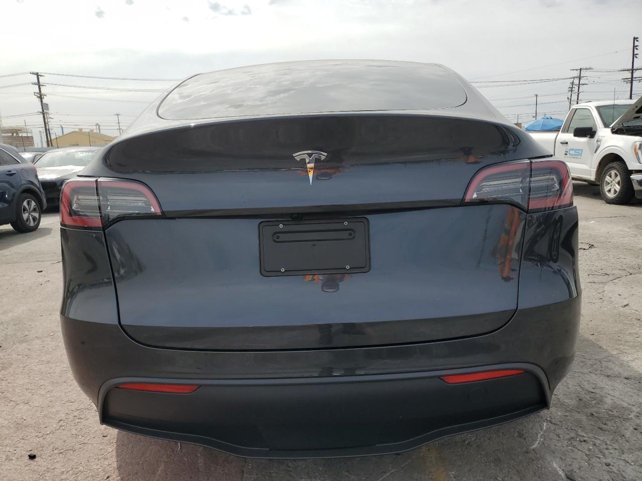 2025 TESLA MODEL Y