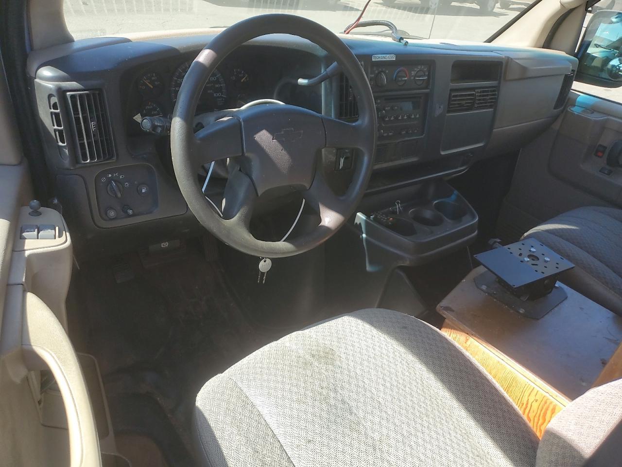 2004 CHEVROLET EXPRESS 2500