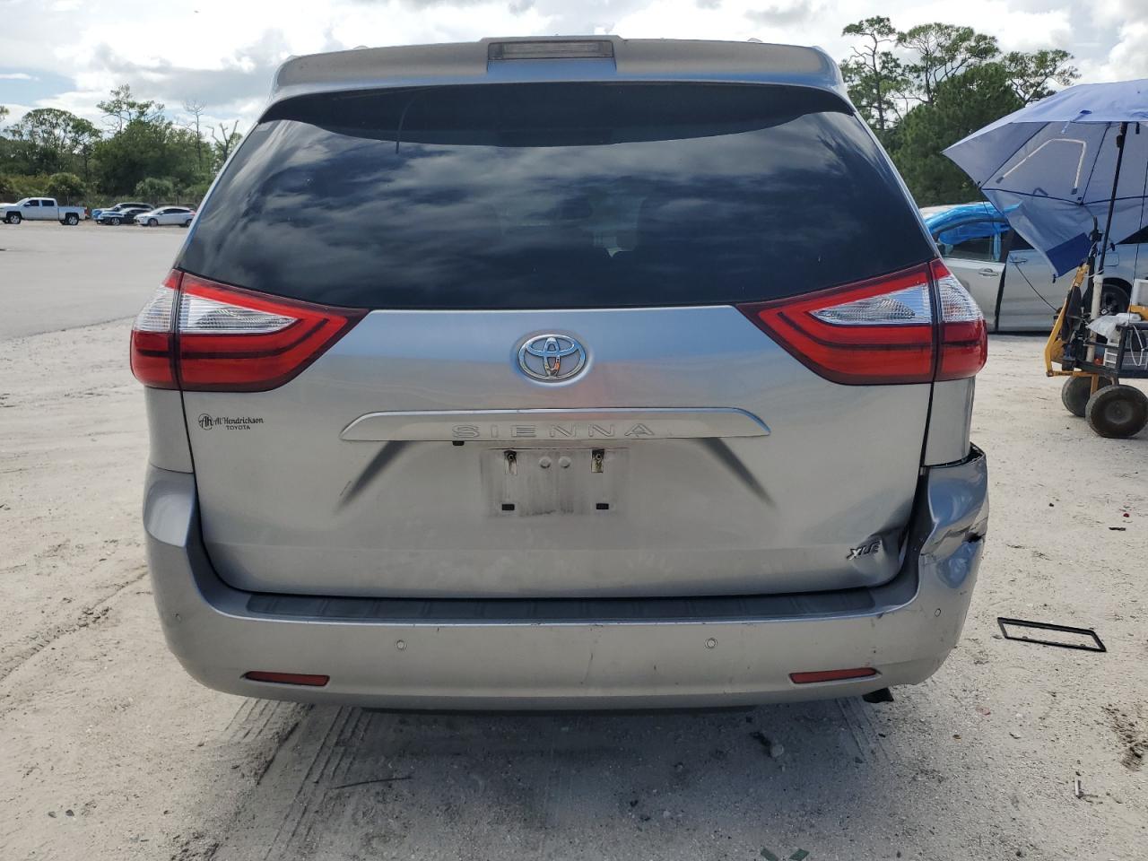 2018 TOYOTA SIENNA