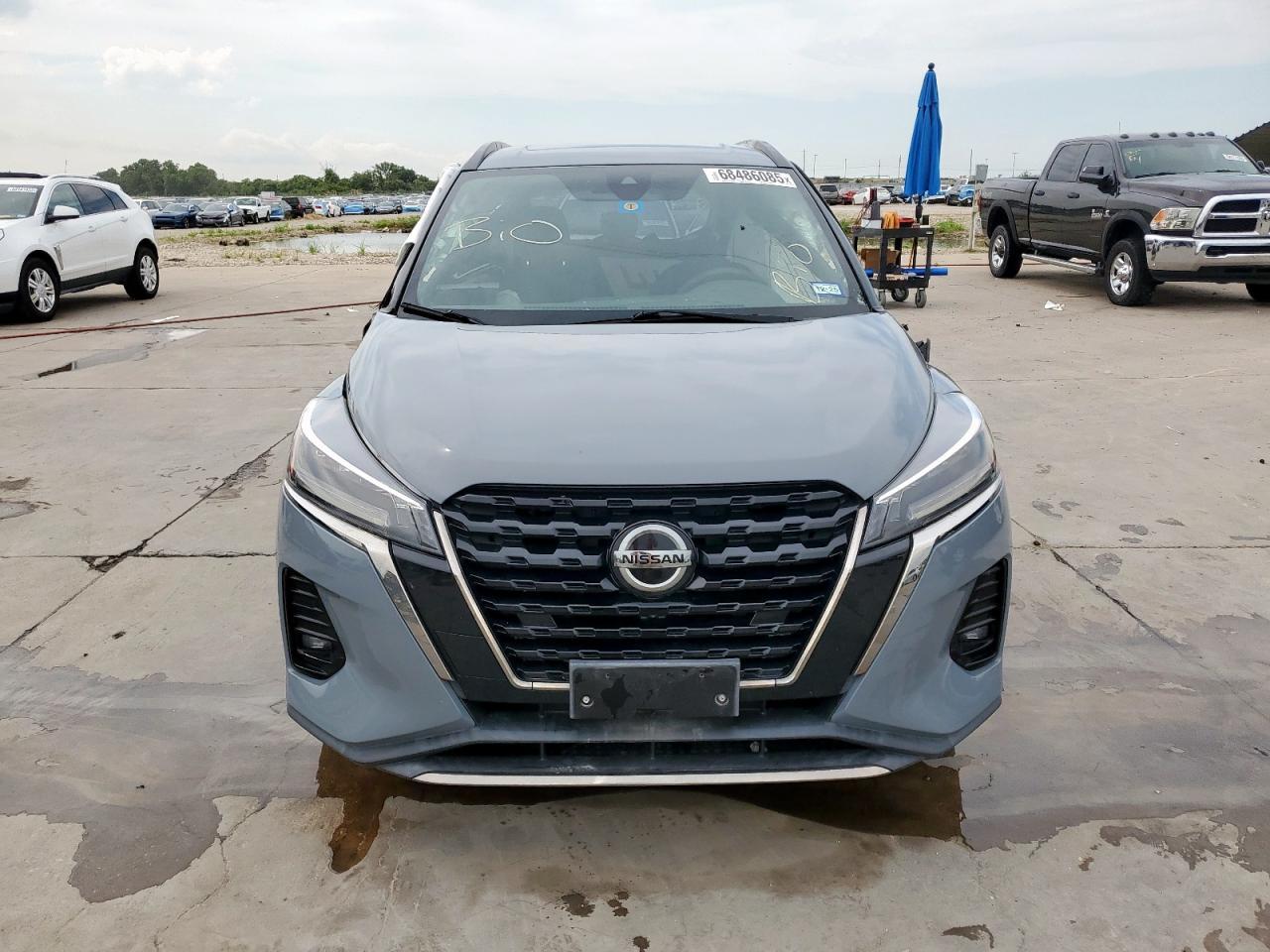 2021 NISSAN KICKS