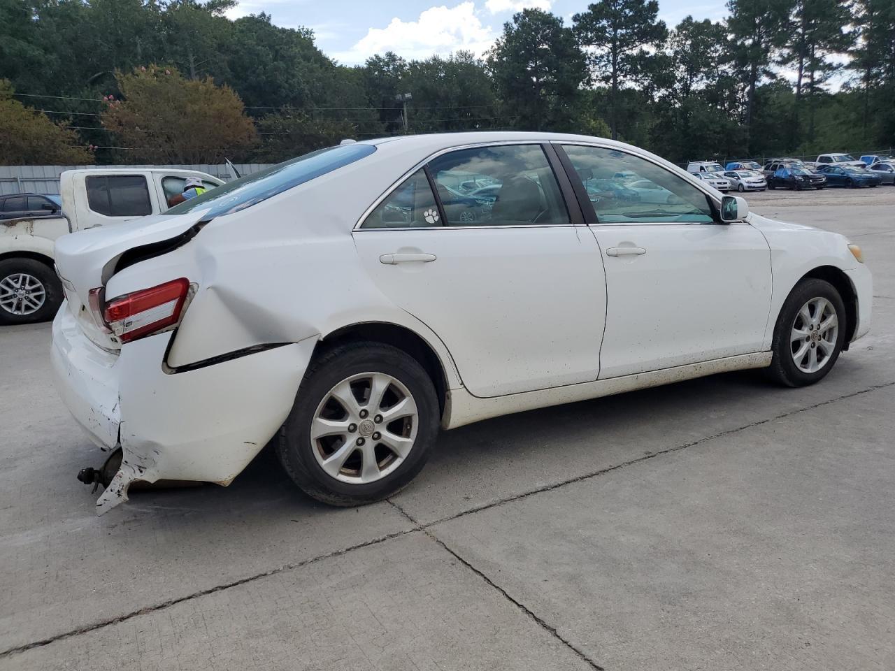 2011 TOYOTA CAMRY