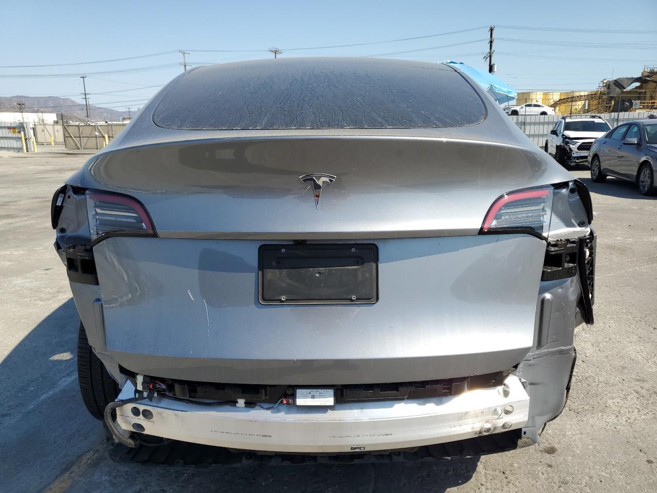2025 TESLA MODEL Y
