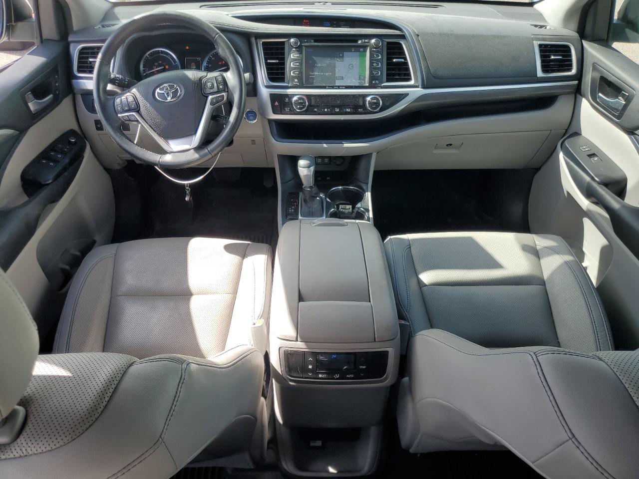 2017 TOYOTA HIGHLANDER
