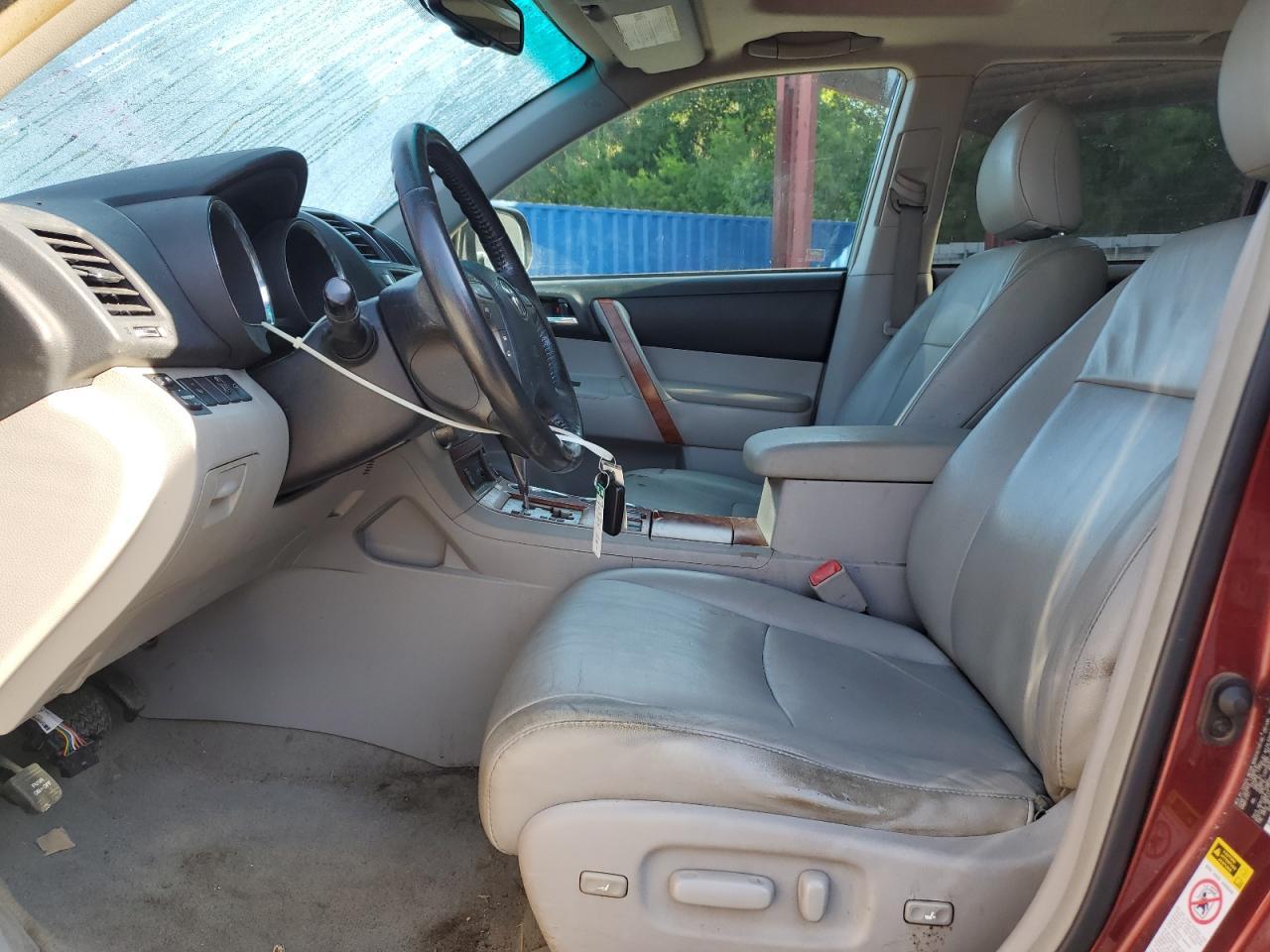 2010 TOYOTA HIGHLANDER