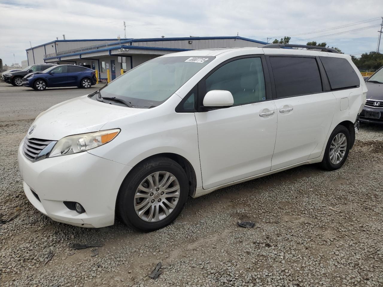 2015 TOYOTA SIENNA