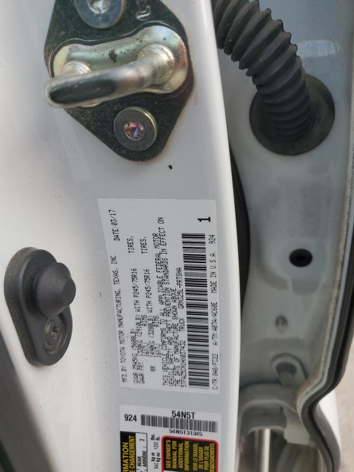 2017 TOYOTA TACOMA