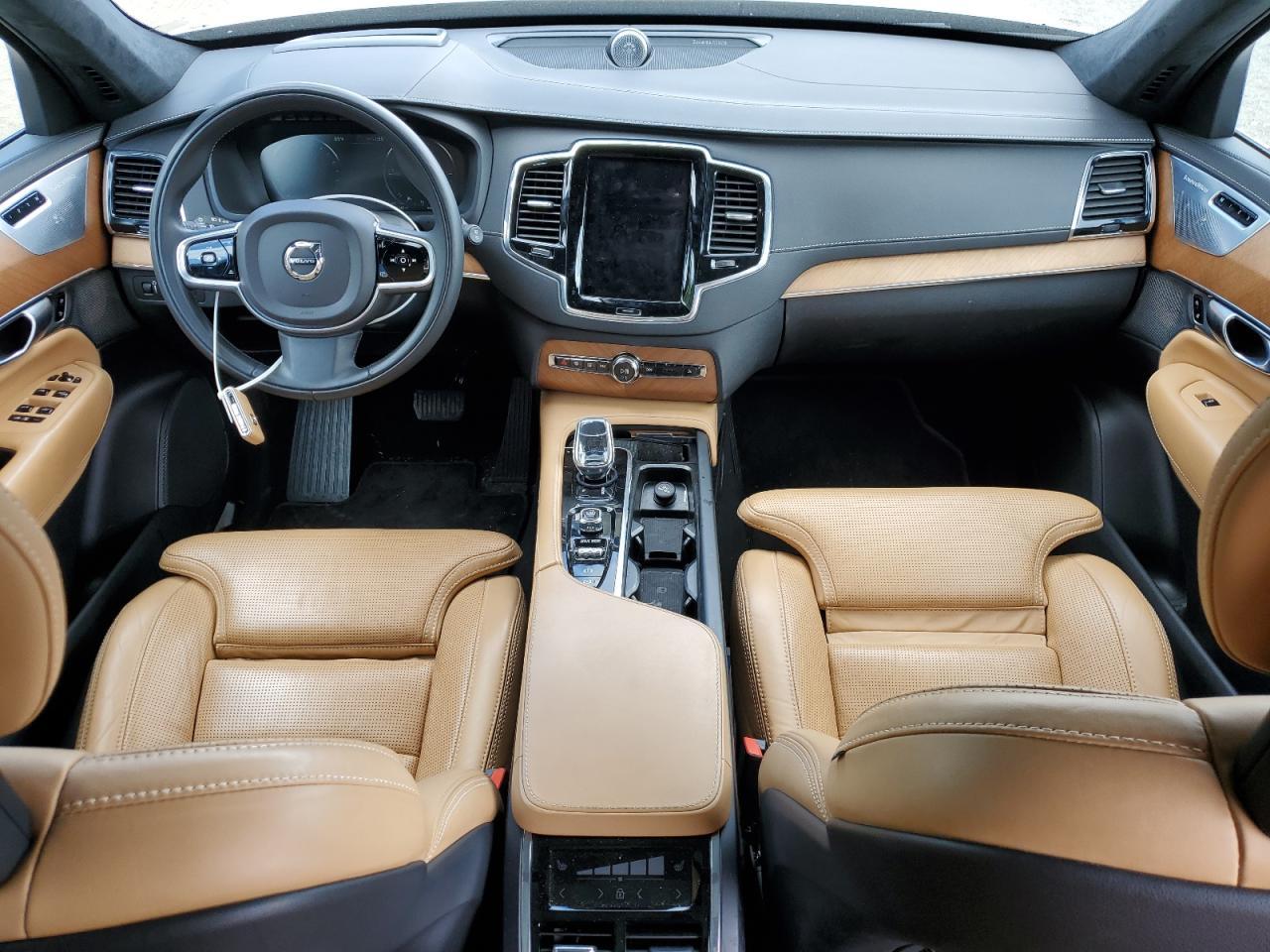2020 VOLVO XC90