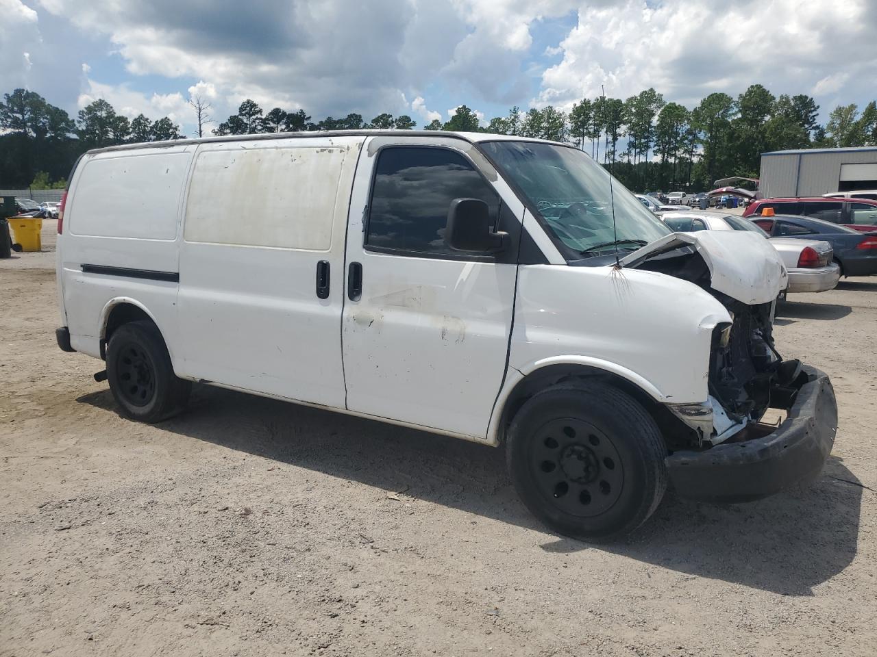 2011 CHEVROLET Express 1500