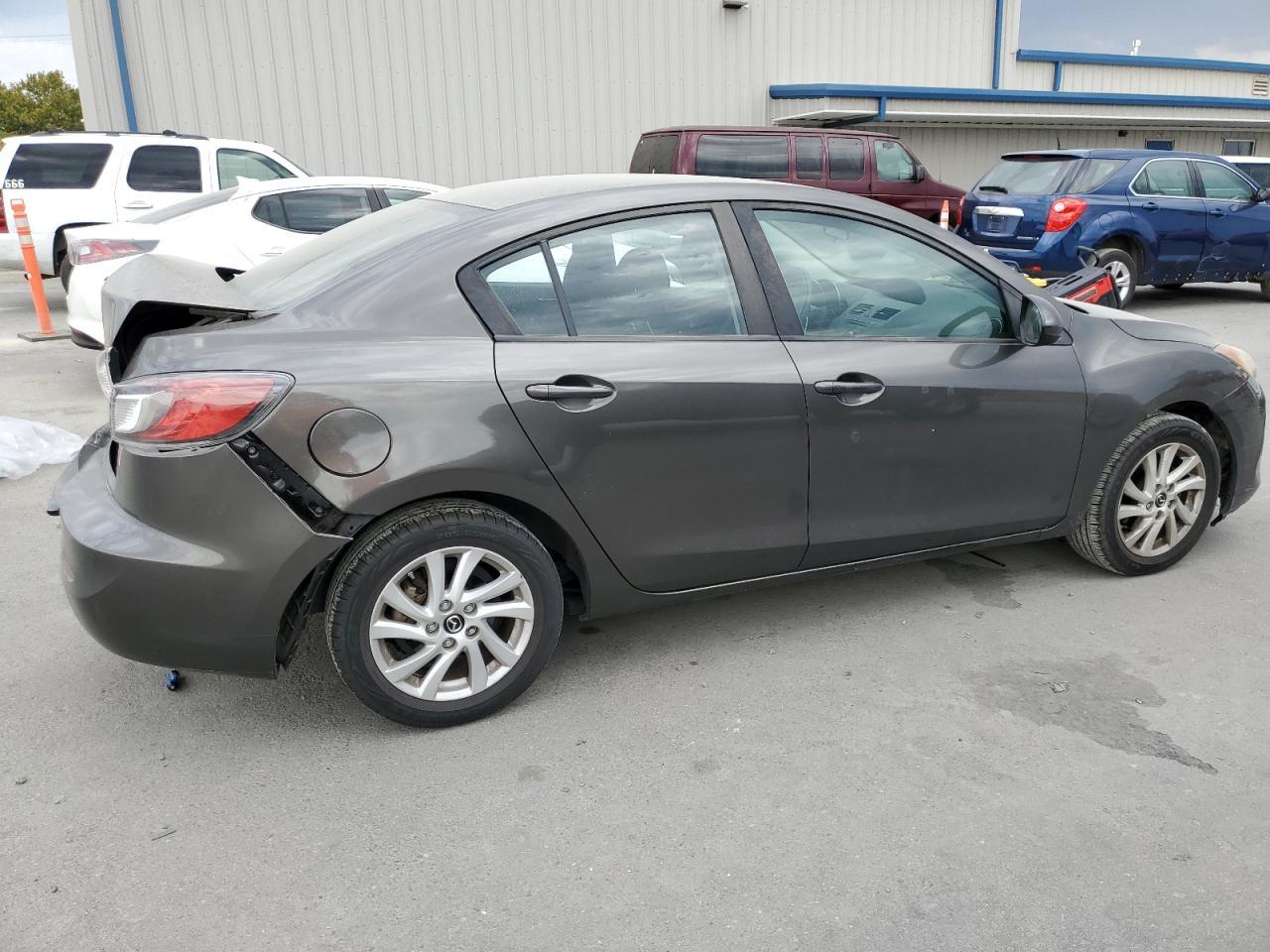 2013 MAZDA 3