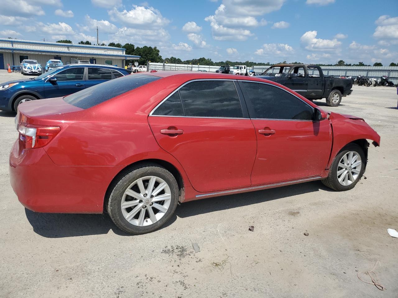 2014 TOYOTA CAMRY