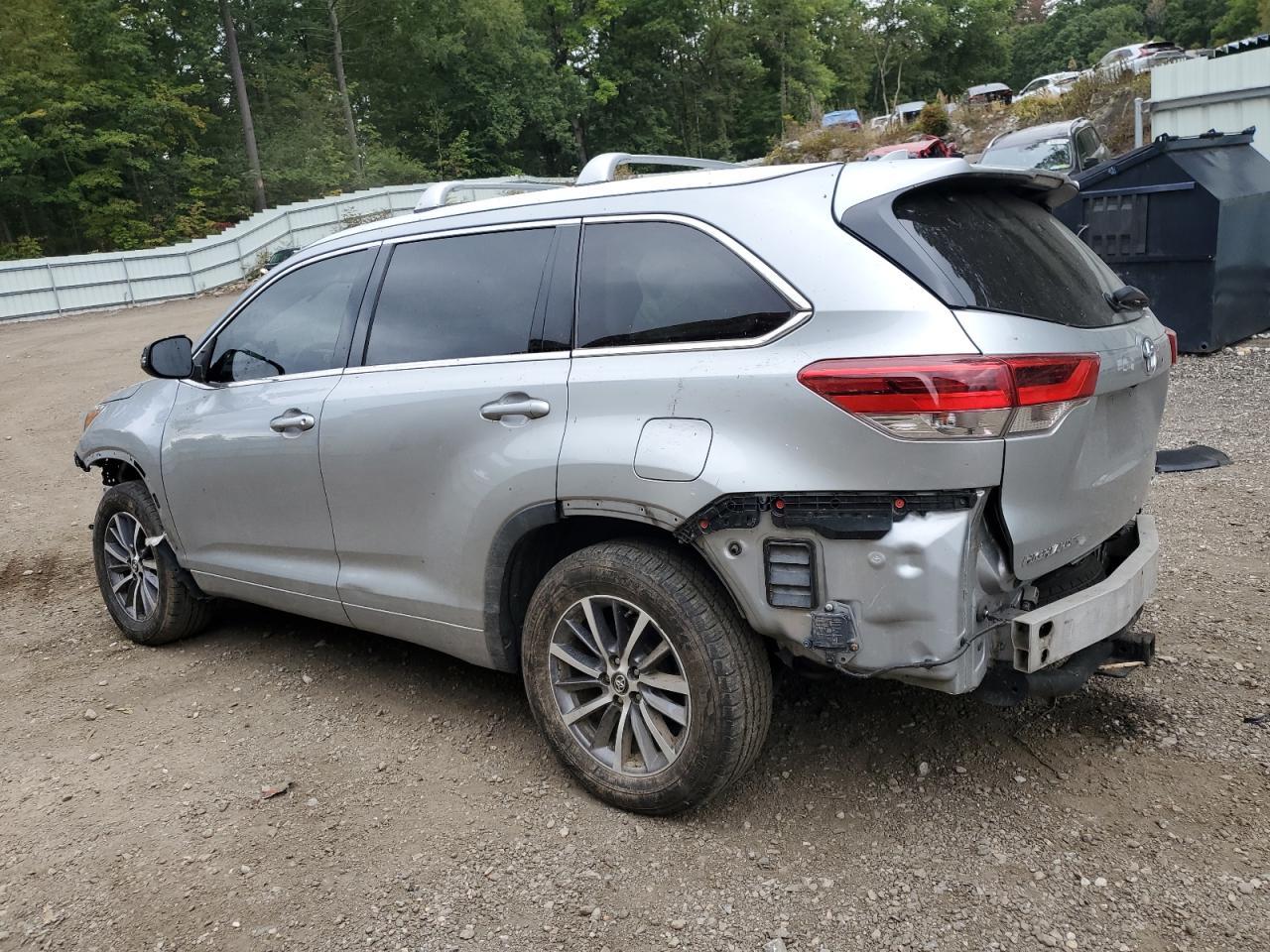 2017 TOYOTA HIGHLANDER