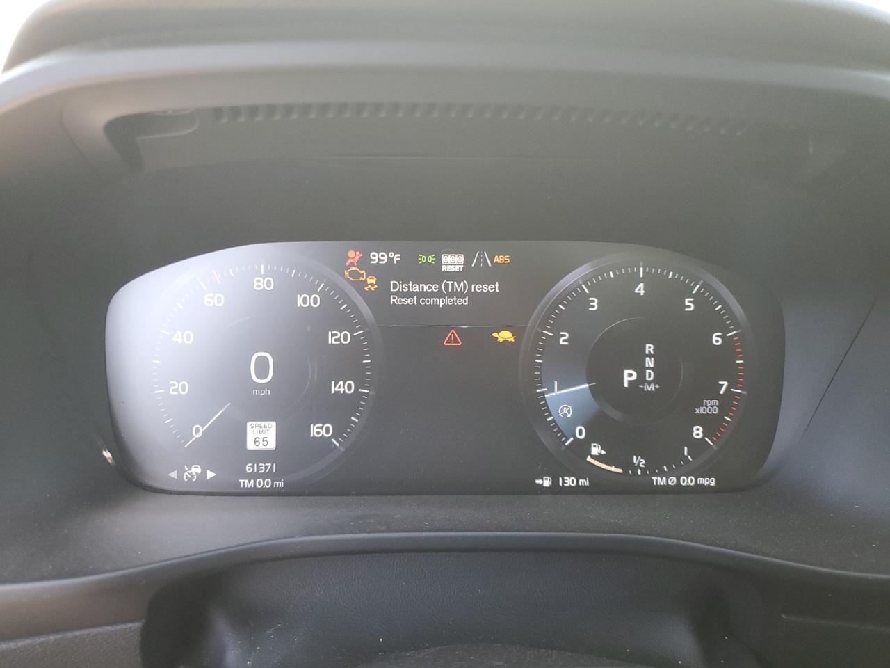2019 VOLVO XC40