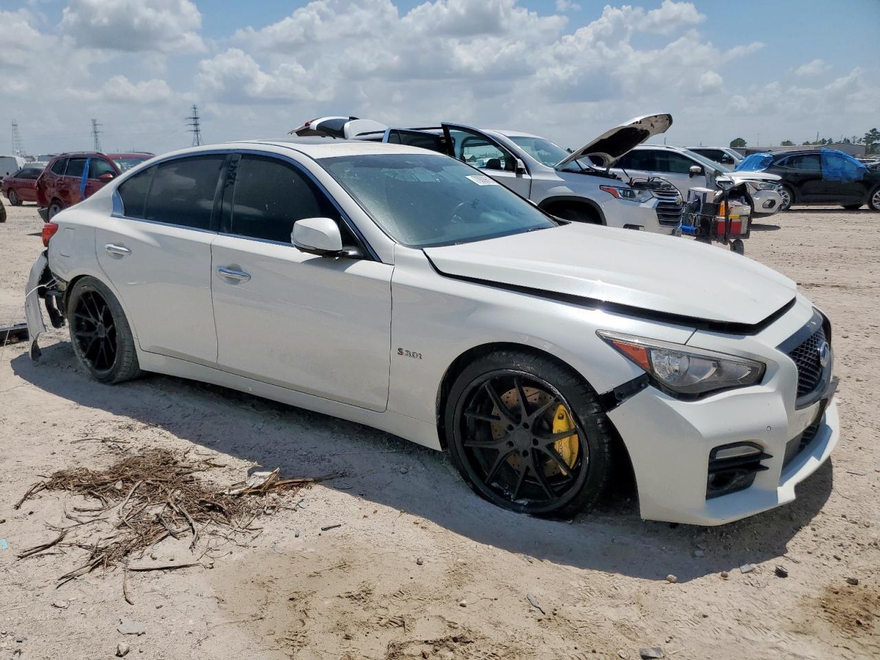 2016 INFINITI Q50