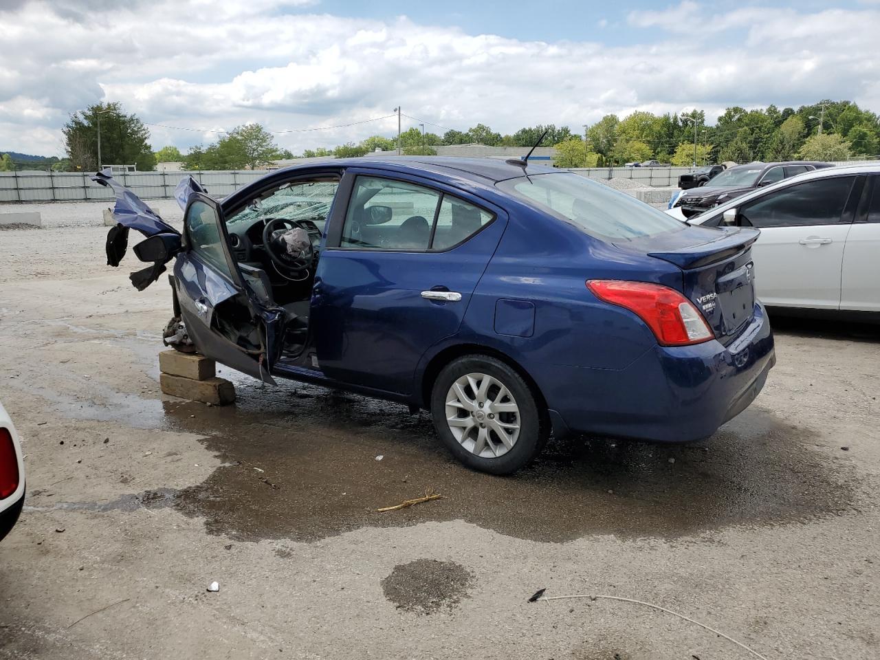 2018 NISSAN VERSA