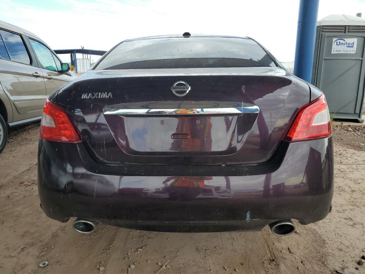 2011 NISSAN Maxima